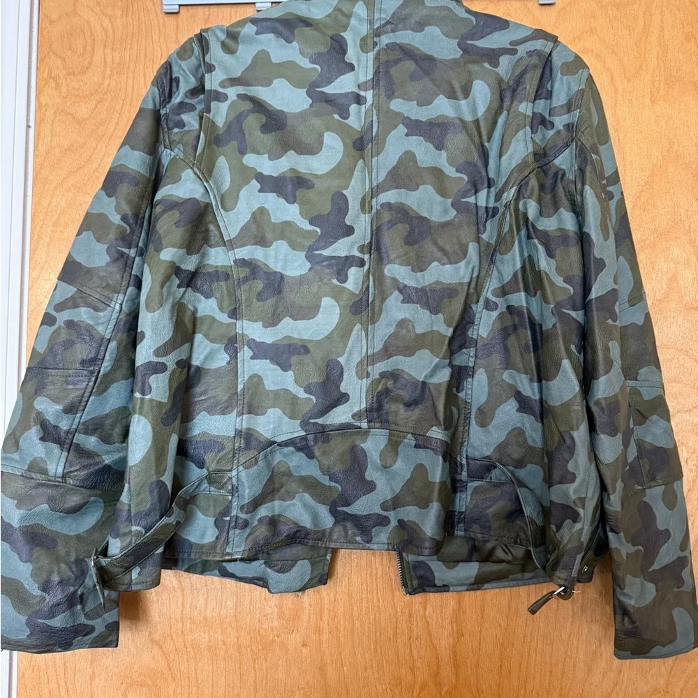 NWOT Camouflage Moto Jacket - Picture 5 of 5